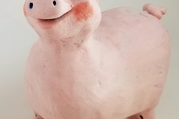 Miss Piggy sculpture