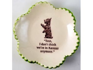 Tiny Plate Toto I Don't Think We're in Kansas Anymore